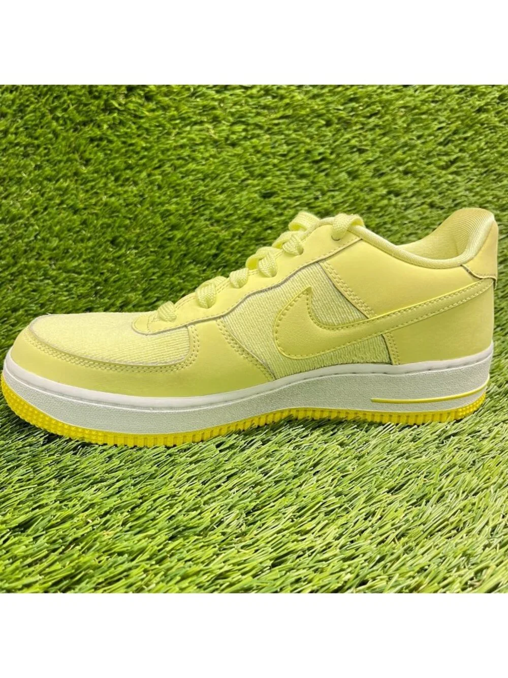 Nike Air Force 1 LV8 Low Boys Size 6.5Y Yellow White Athletic Shoes Sneakers